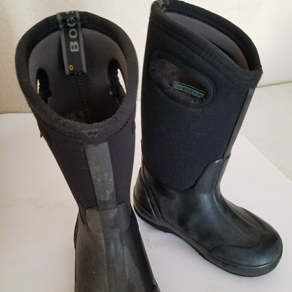 BOGS Youth size 12